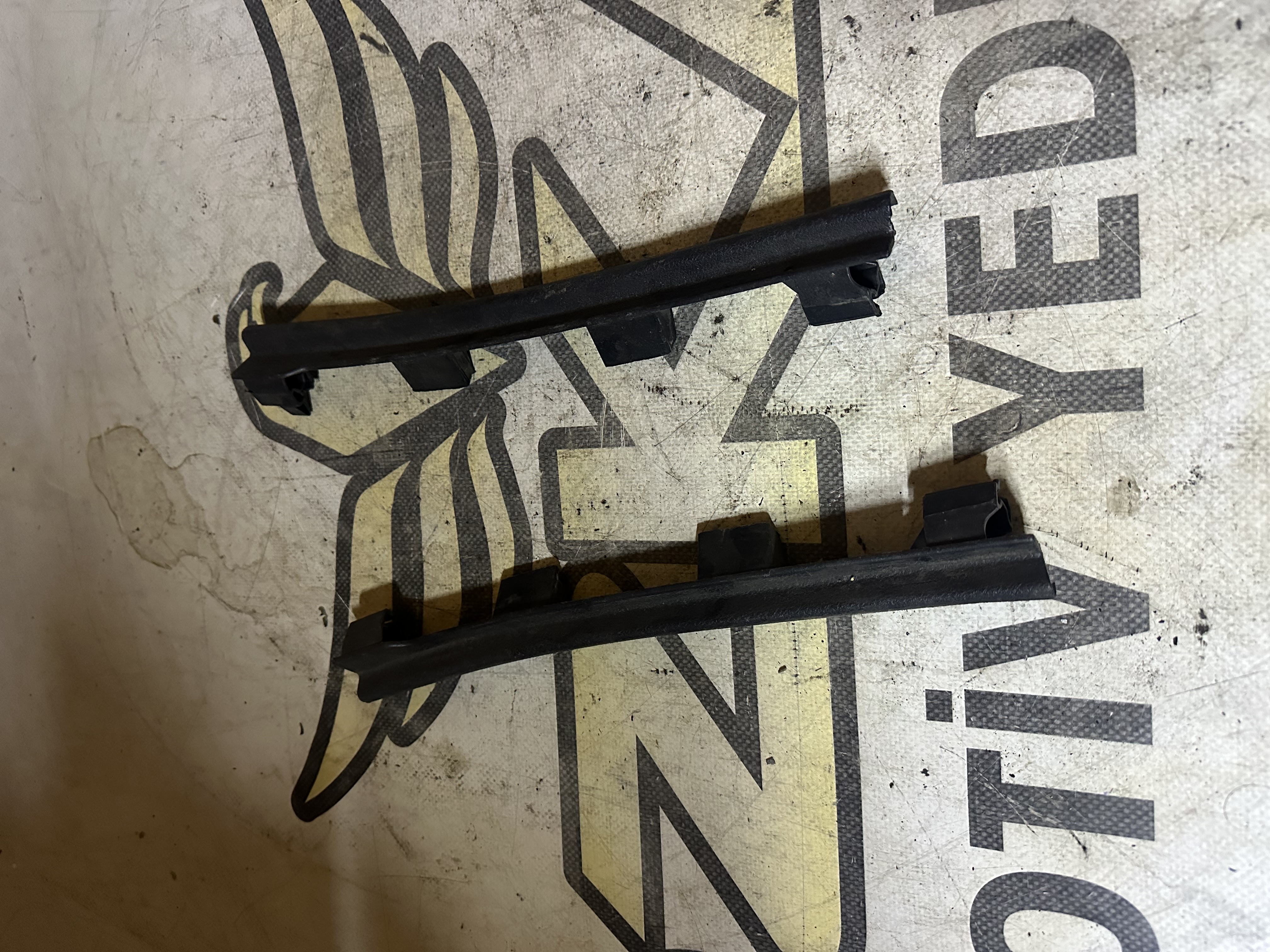 Audi A4 , B6 & B7 , İç Trim , Cam Kenarı , Plastik Kaplama parçaları , döşemesi , 8E0 868 203 , 8E0868203, 8E0868204 - Küçük Görsel 3