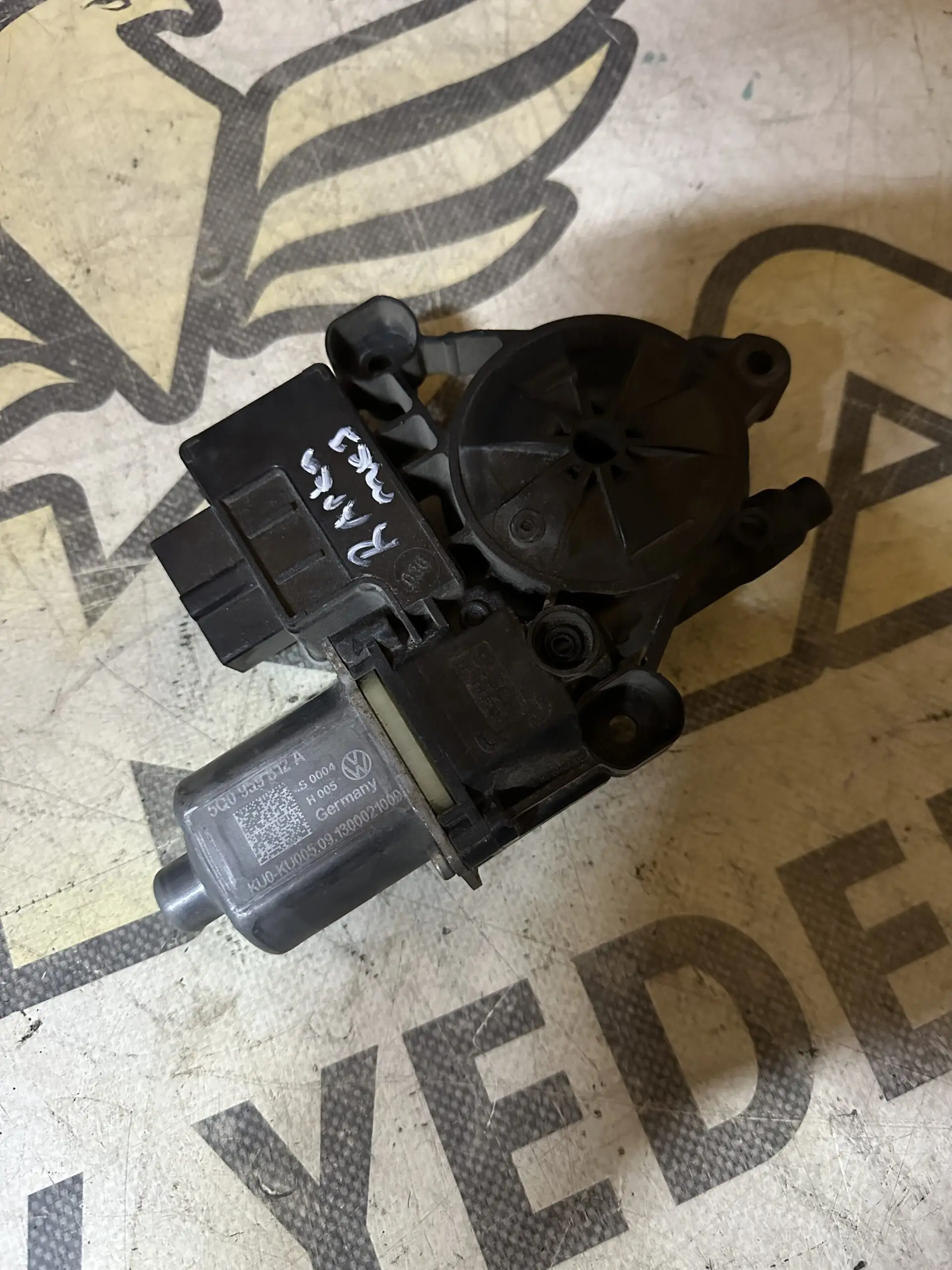 Leon , Octavia , Süperb , Touran , Sağ Arka Kapı Cam Motoru 5Q0959812A - Küçük Görsel 3