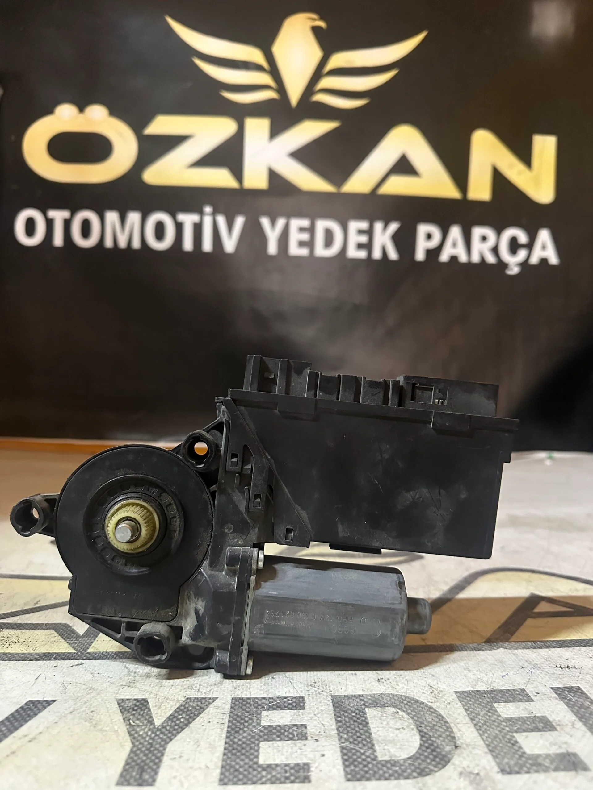 Audi A4 Sağ Ön Cam Kaldırma Motoru 8E1959802H , 8E1 959 802 H - Küçük Görsel 2