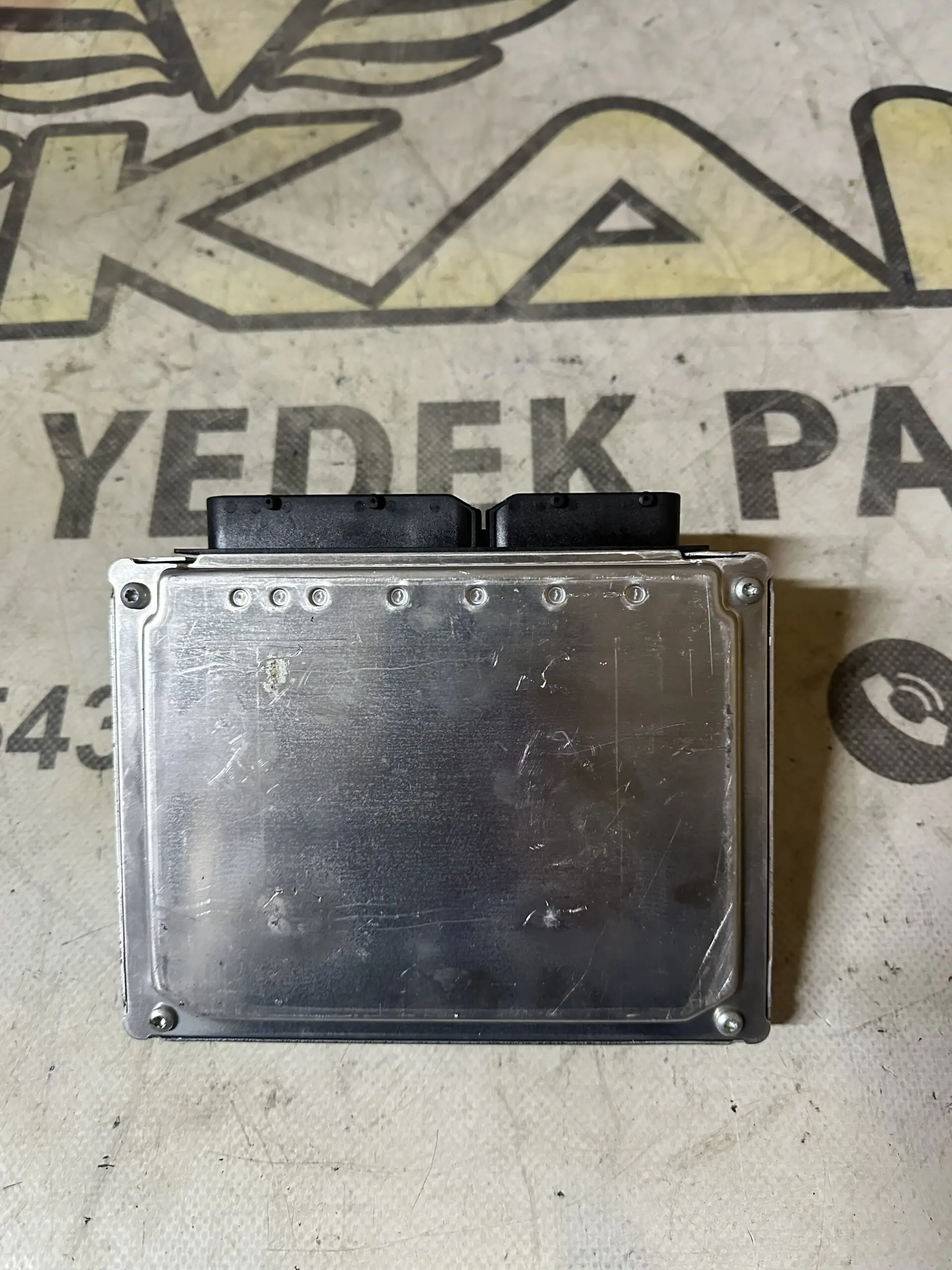 Audi A4 1.8T Motor Beyni 8E0909518AL - Küçük Görsel 2