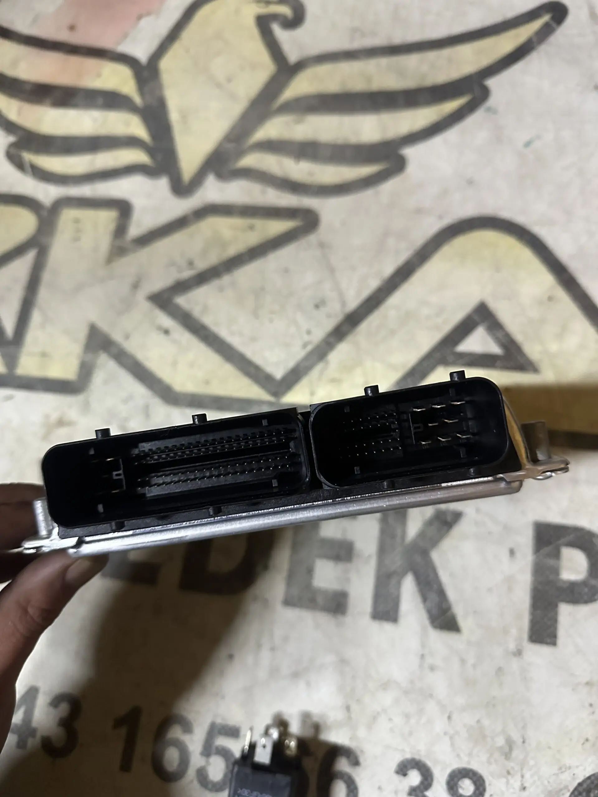 Audi A4 1.8T Motor Beyni 8E0909518AL - Küçük Görsel 3