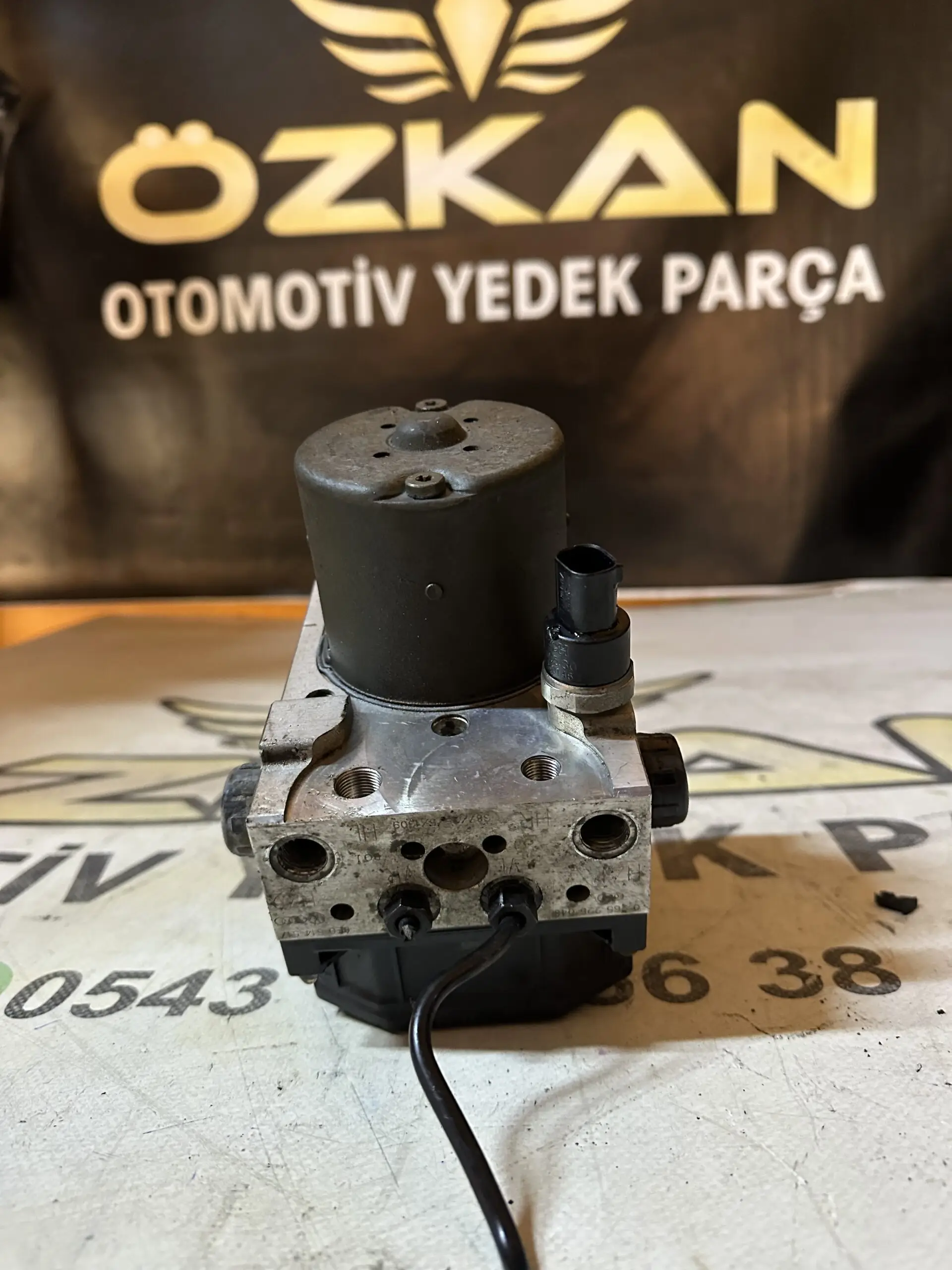 Audi A4 ABS Beyni 8E0614517 - Küçük Görsel 3