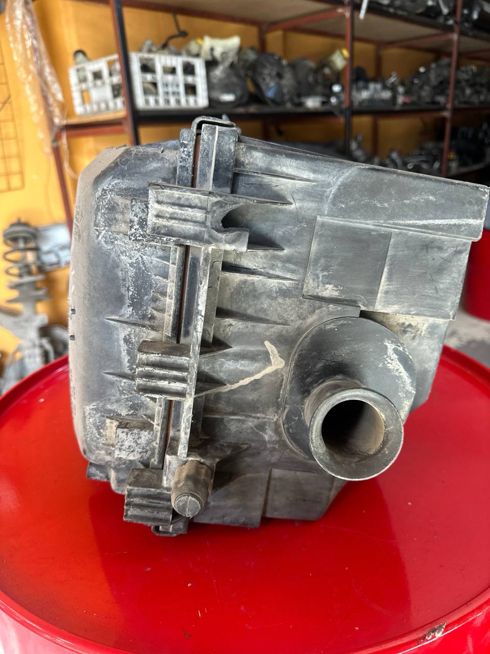 074129607L hava filtre kutusu transporter t4 2.4 - Küçük Görsel 2