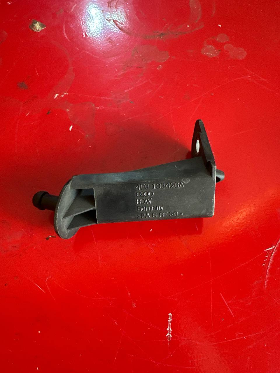 4F0133426A audi a6 hava filtre kutu ayağı - Görsel 1