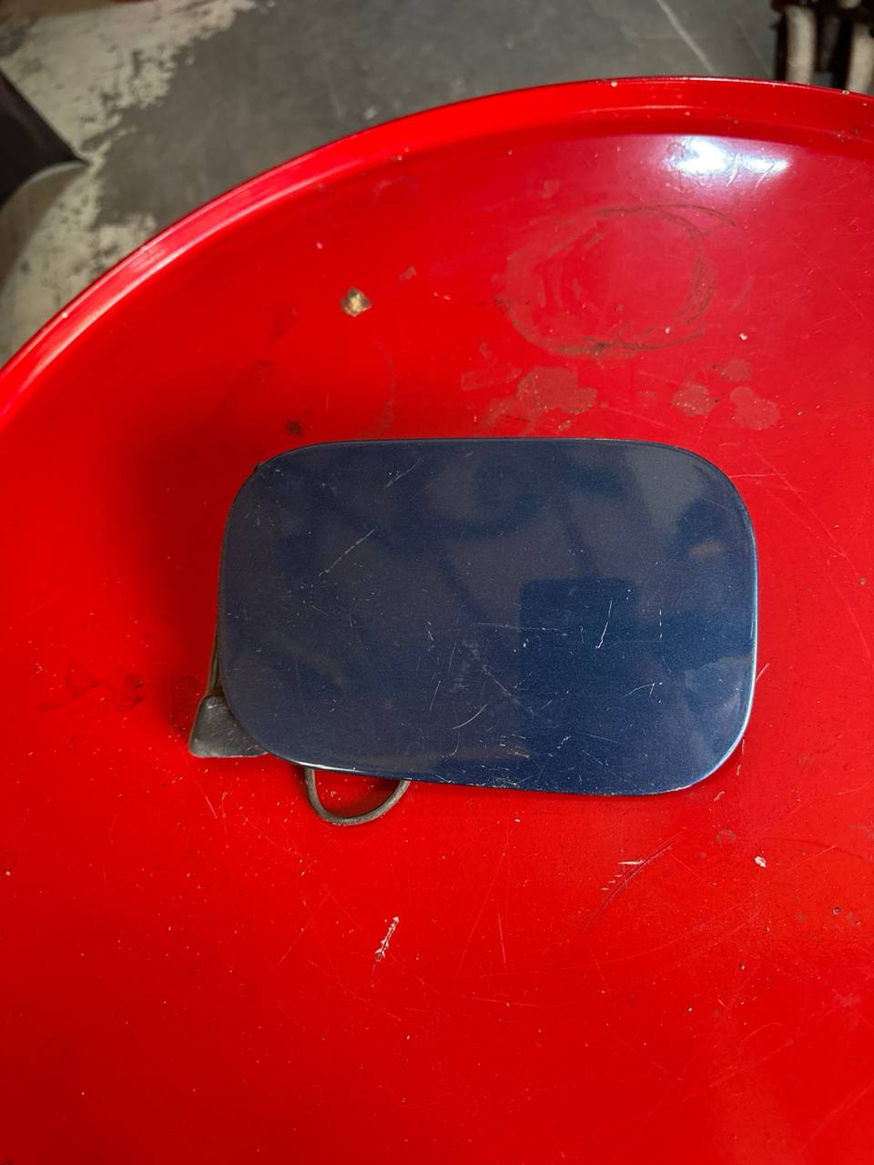 Audi a4 B6 depo kapağı
