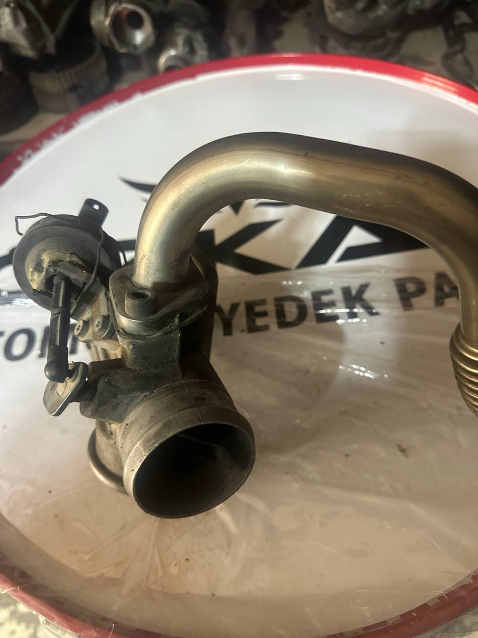 T4 Transporter 2.5 gaz kelebeği egr borusu 074129463B - Küçük Görsel 2