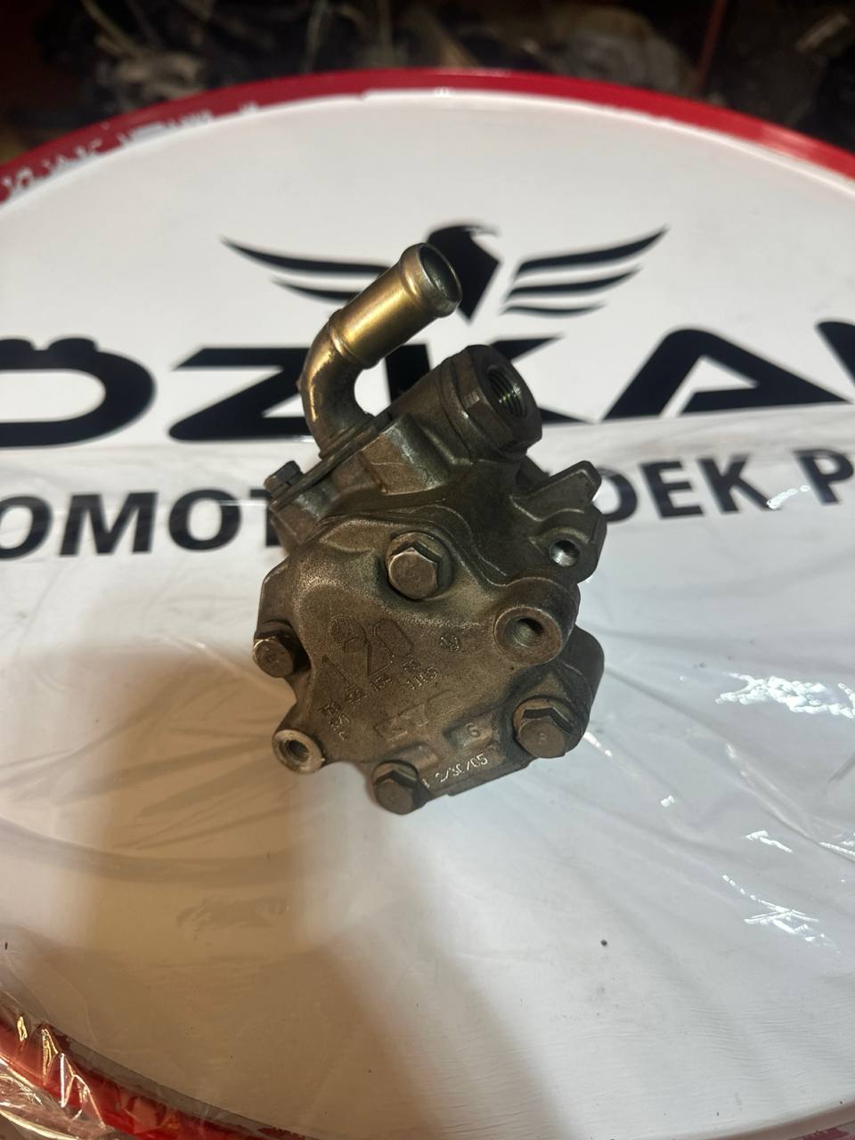 7E0422154 Transporter direksiyon pompası - Görsel 1