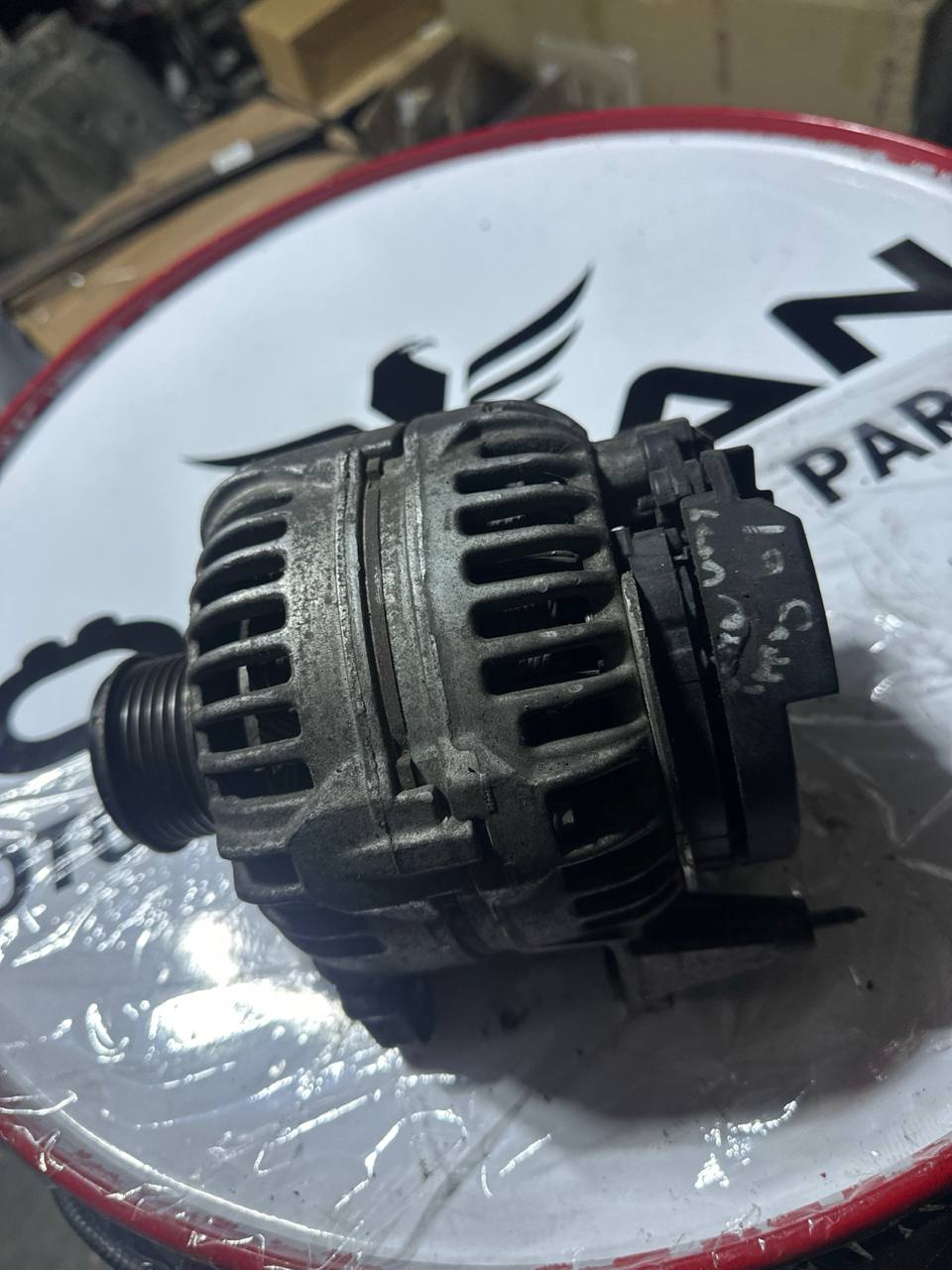 Volkswagen skoda seat audi şarj dinamosu alternatör 06F903023F - Görsel 1