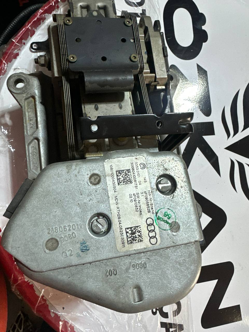 Audi A6 ELV DİREKSİYON KOLON KİLİDİ 4F0905852B 4F0910852 - Küçük Görsel 2