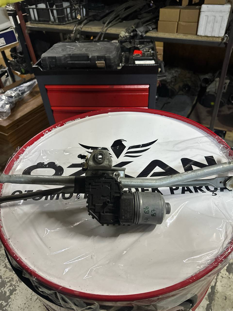 8E1955119 audi a4 seat exeo cam silecek motoru ve mekanizması 8E1955603D - Görsel 1