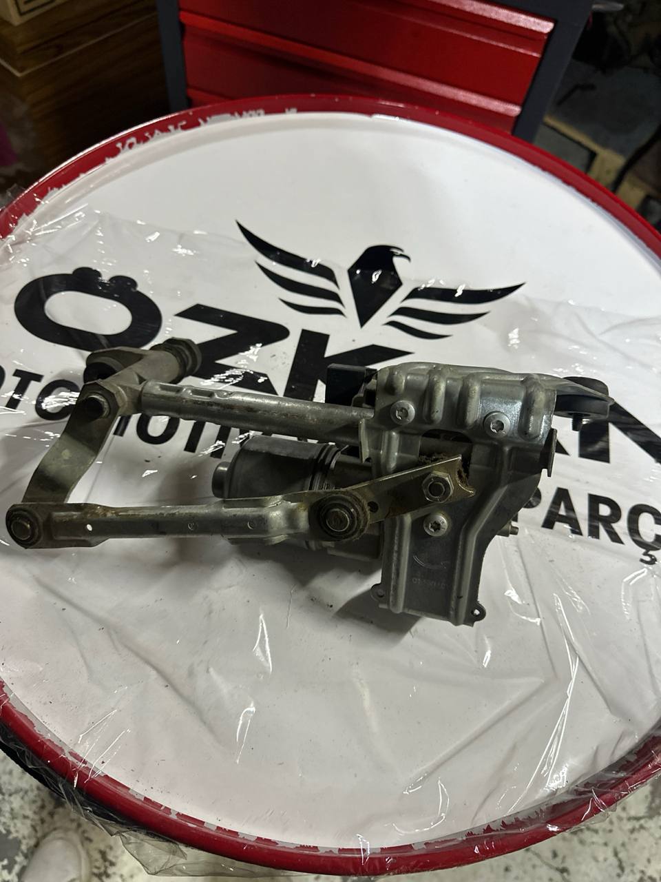 1P0955120A Leon ön silecek motoru 1P0955024B mekanizması - Küçük Görsel 2