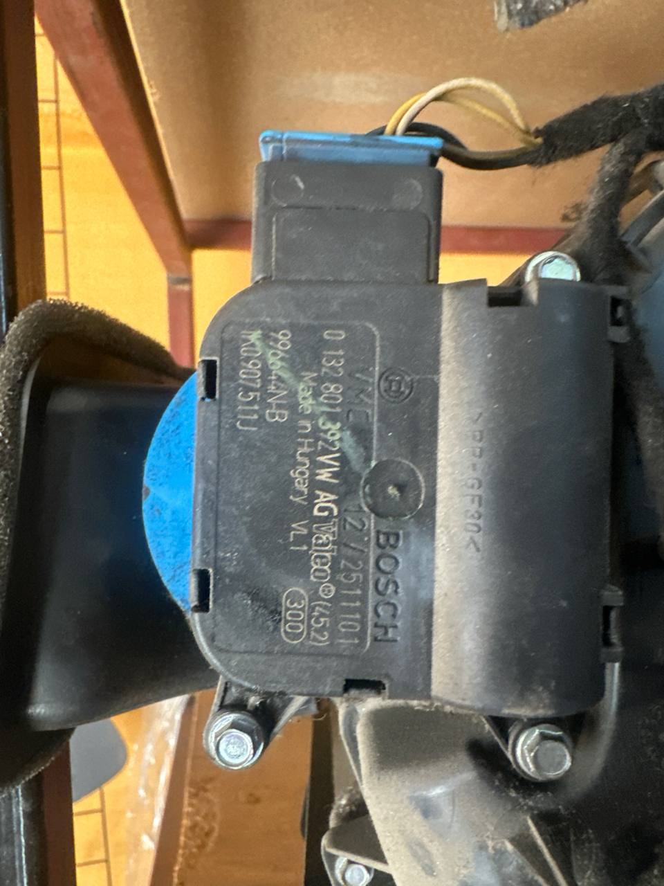 1K1907511 Klima ayar motoru , kalorifer flap yönlendirme motoru - Küçük Görsel 2