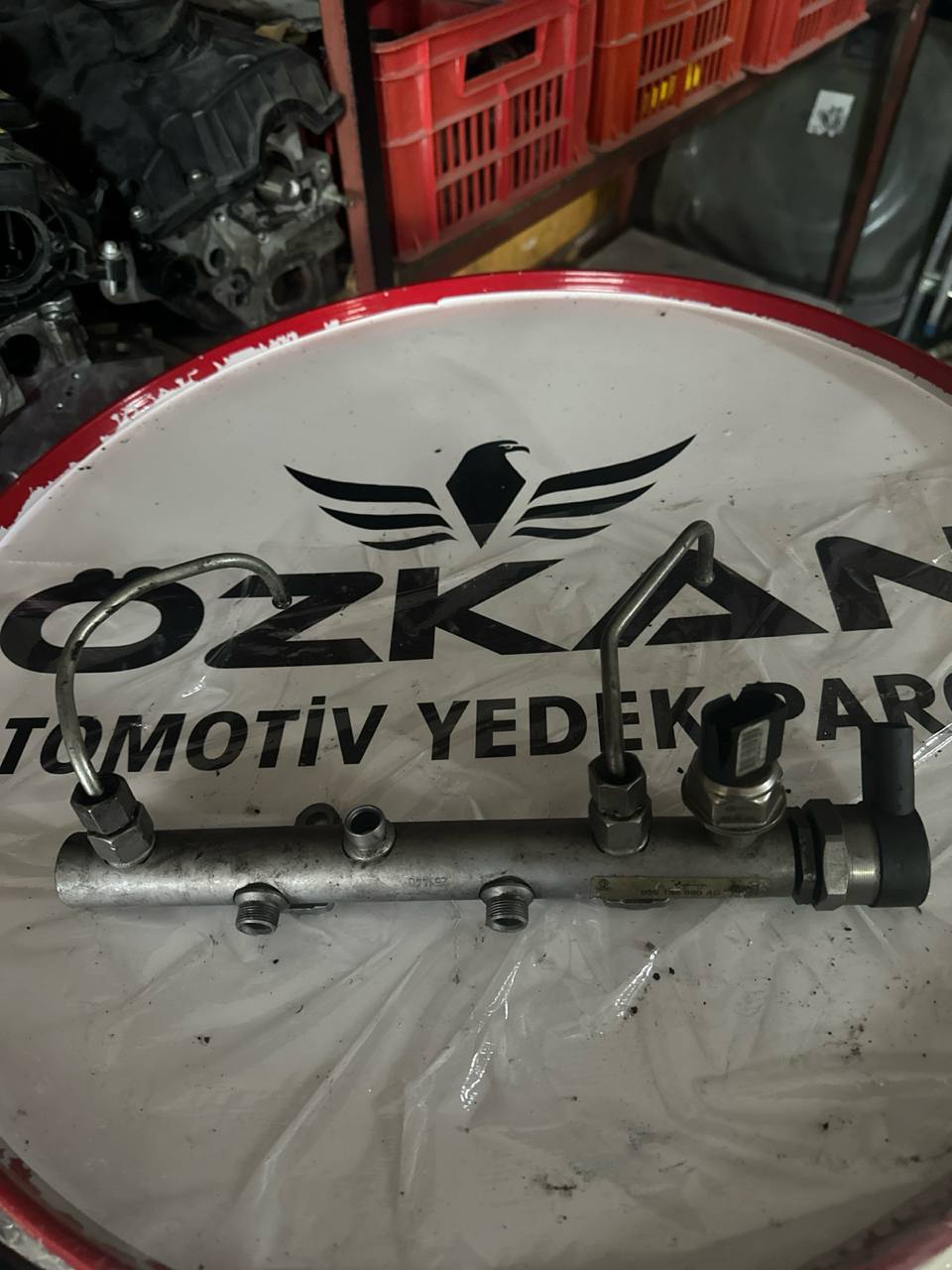 059130090AG AUDİ A6 Q7 TOUAREG RAİL BORUSU ENJEKTÖR KÜTÜĞÜ 059130089AB - Görsel 1