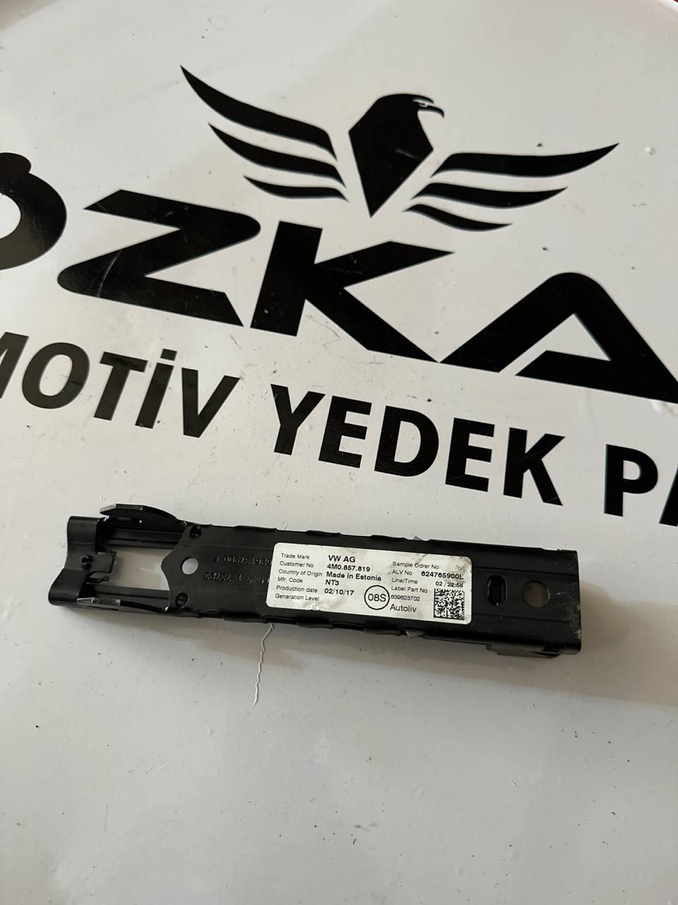 4M0857819 SKODA VOLKSWAGEN EMNİYET KEMERİ YÜKSEKLİK KANCASI - Görsel 1