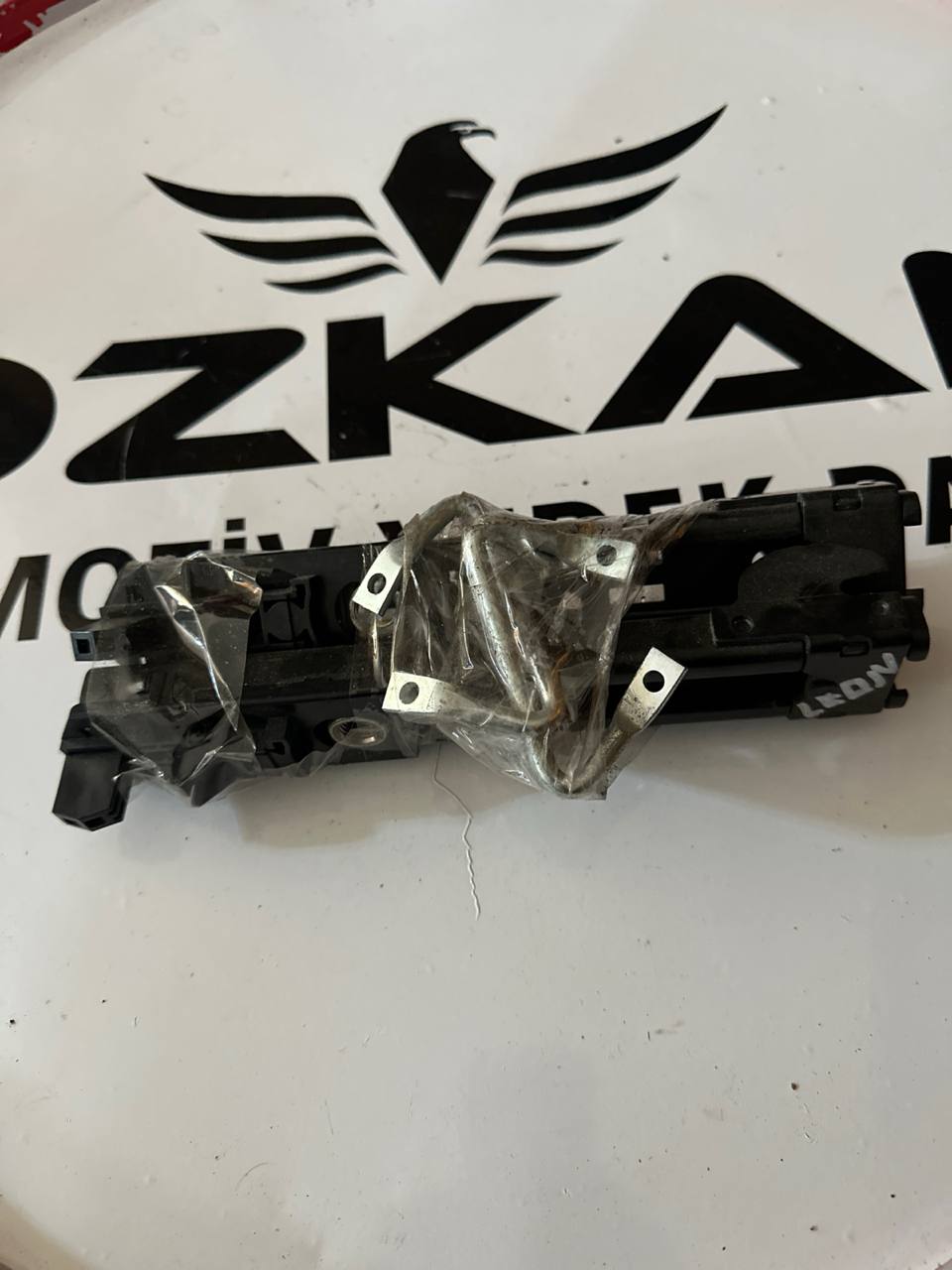 1T0857819 EMNİYET KEMER YÜKSEKLİK AYAR KANCASI MEKANİZMASI VW SKODA SEAT AUDİ