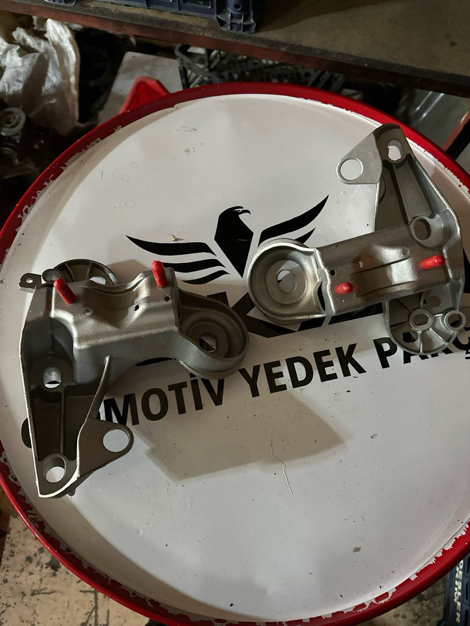 4B0199352B VOLKSWAGEN PASSAT B5 , AUDİ A4 MOTOR KULAĞI BAĞLANTI BRAKETİ - Küçük Görsel 2