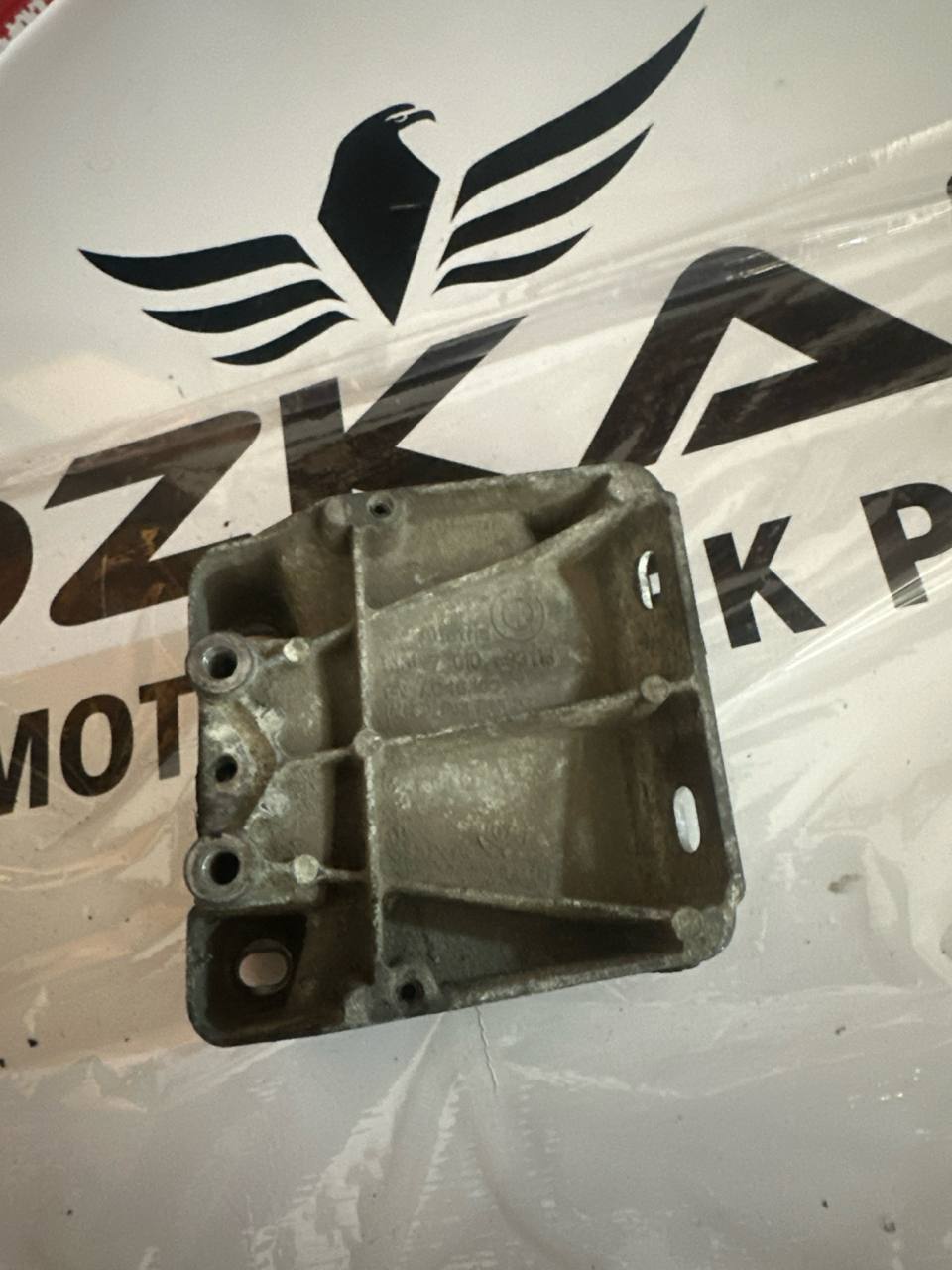 5161 7 010 593 BMW E60 BAĞLANTI BRAKETİ TAKOZU - Görsel 1