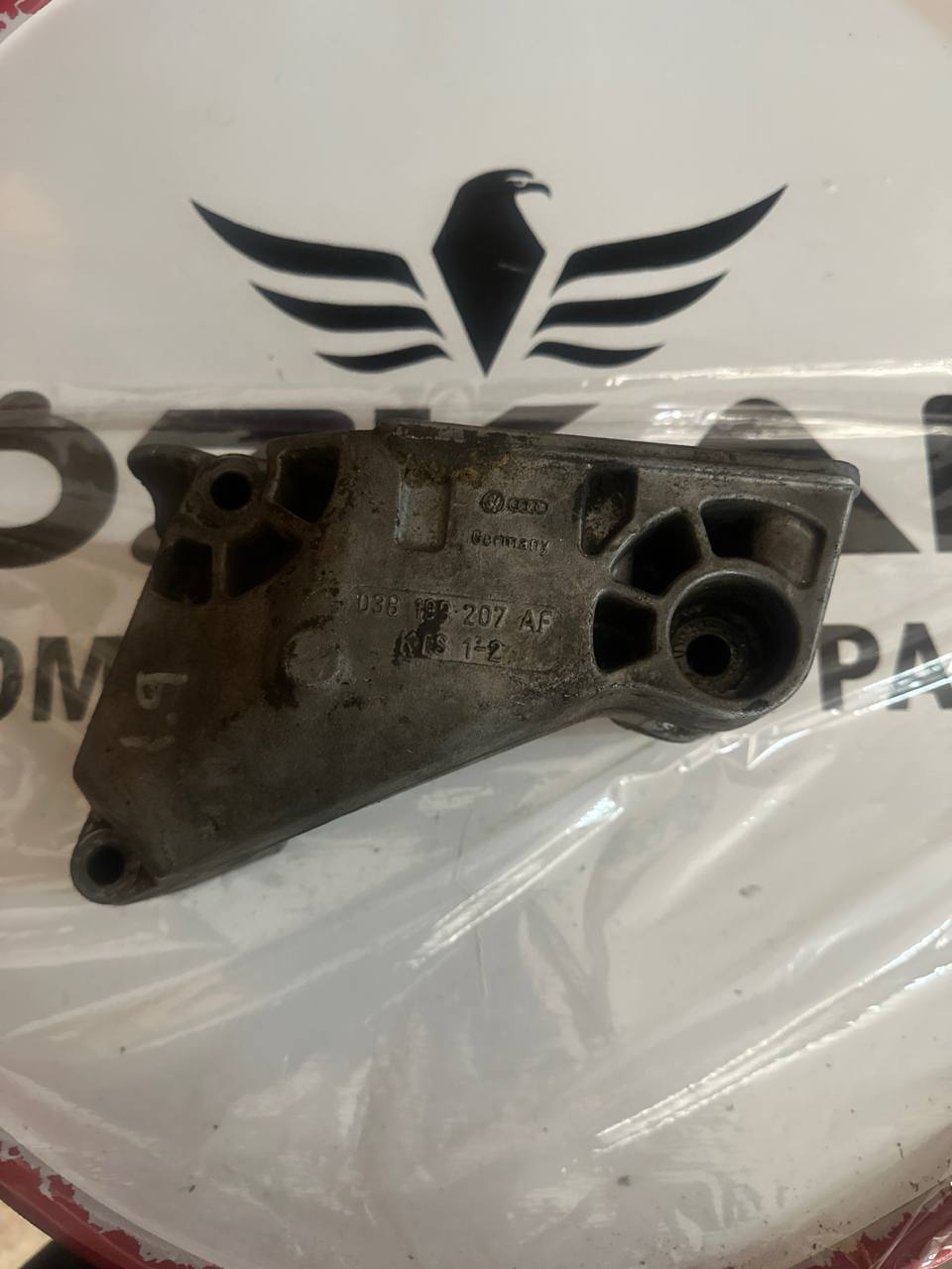 038199207AF T5 TRANSPORTER , CADDY MOTOR KULAĞI 1.9 TDI - Görsel 1