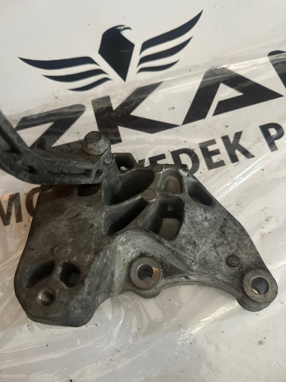 1K0199117AP VOLKSWAGEN SKODA SEAT AUDİ ŞANZIMAN KULAĞI BRAKETİ 1K0199359E - Küçük Görsel 2