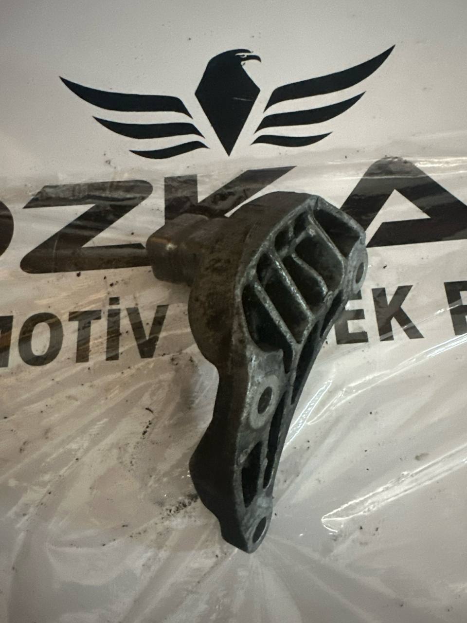 4F0199343M AUDİ A6 C6 3.0TDI MOTOR KULAĞI BRAKETİ