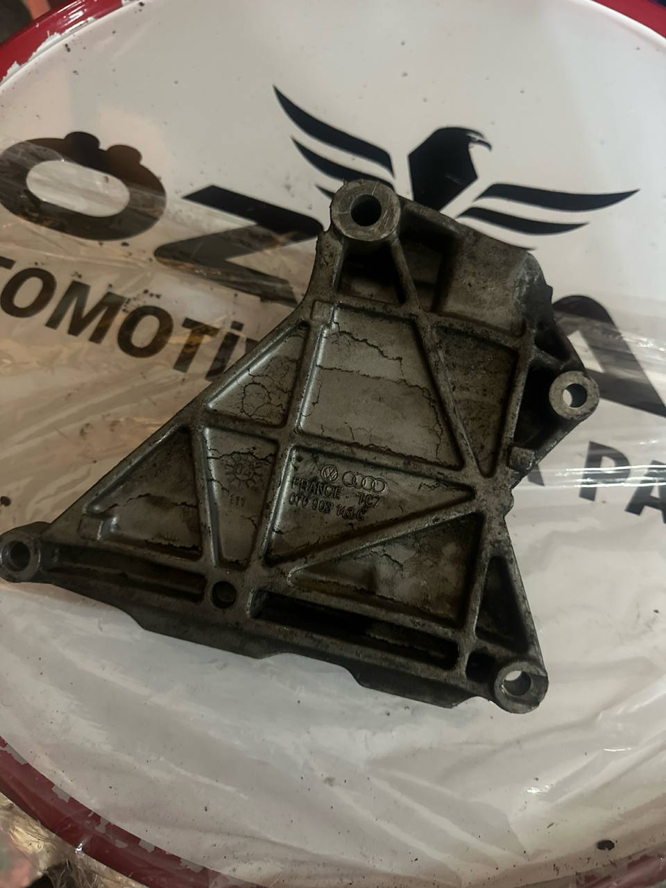 2.5 TDI 130 LUK T5 TRANSPORTER ŞARJ AYAĞI TAKOZU 070903143C - Küçük Görsel 2