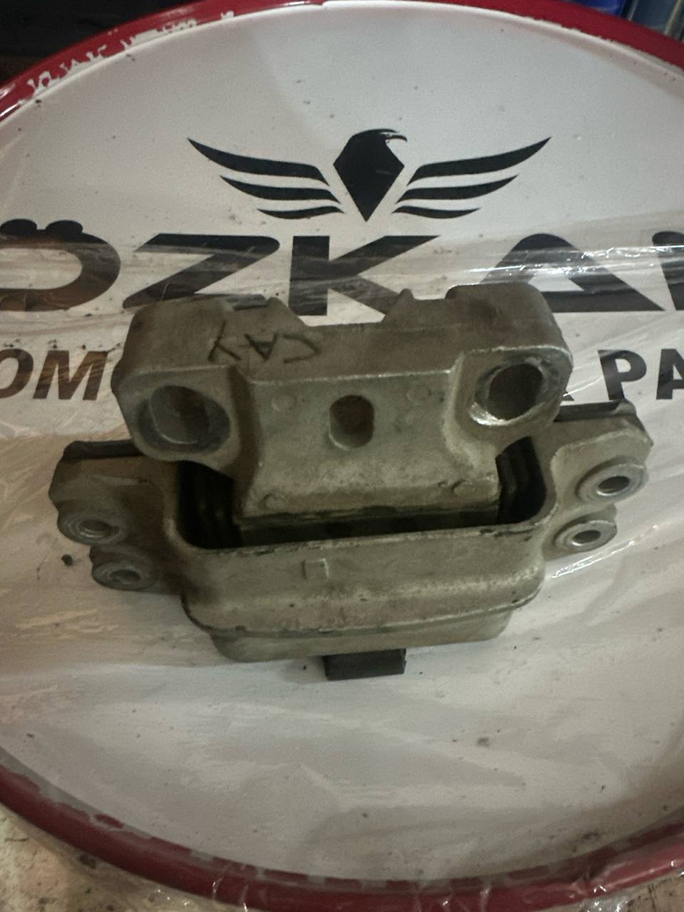 1.6 TDI CAY MOTOR ŞANZIMAN TAKOZU KULAĞI - Küçük Görsel 2