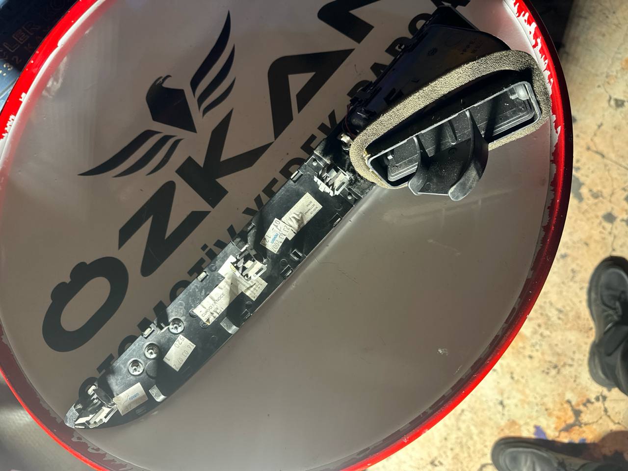Audi A6 C6 Torpido ızgara , Sağ havalandırma ızgarası üfleme menfezi 4F1853190S - 4F1820902D - Küçük Görsel 2