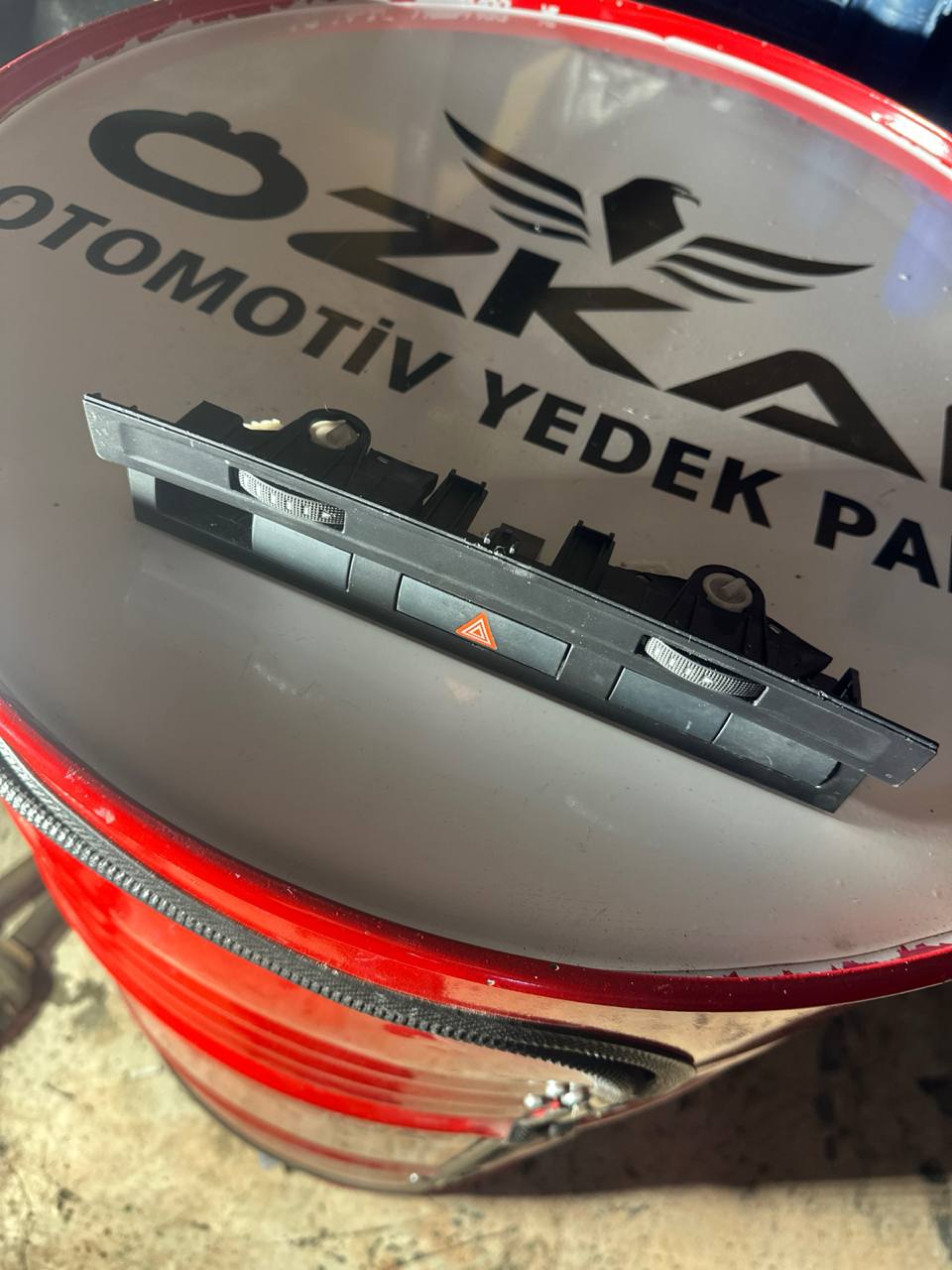 Audi A6 C6 dörtlü tuşu , ikaz tuşu konsolu , audi hava yönlendirme - Görsel 1