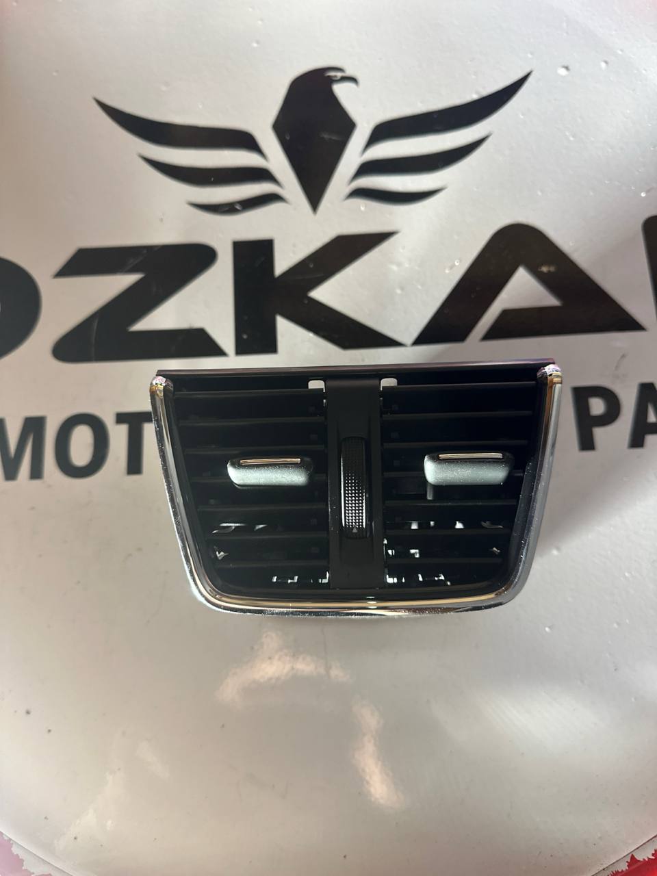 SKODA OCTAVİA ARKA KALORİFER HAVALANDIRMA IZGARA MENFEZ 5E0819203A 13-21 - Görsel 1