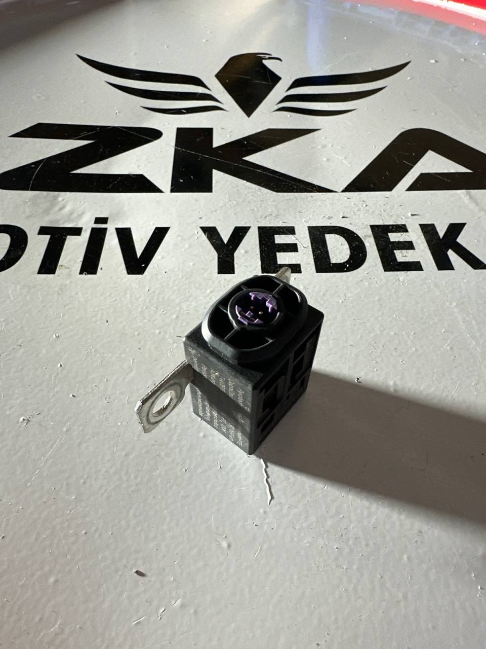 Audi VW Akü Sigorta Kutusu - Güç Dağıtım Ünitesi (OEM: 4F0915519) - Görsel 1