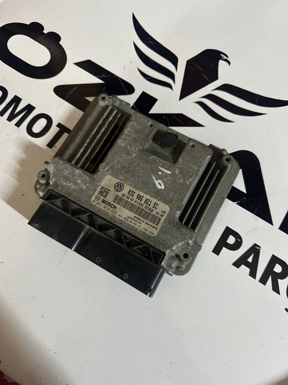 Seat Leon Motor Beyni 1.9 TDI (OEM: 03G906021SC) - Görsel 1