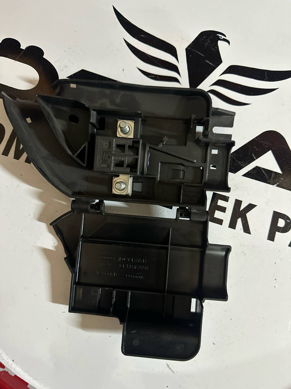 Audi A6 Akü Sigorta Koruma Kapağı (OEM: 4F0971845B) - Görsel 1