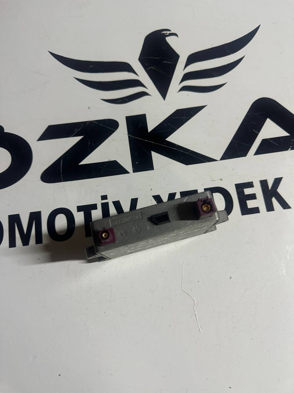 Audi A4 A6 A8 Anten Kontrol Ünitesi - Elektronik Anten Beyni (OEM: 8E0035456B) - Küçük Görsel 2