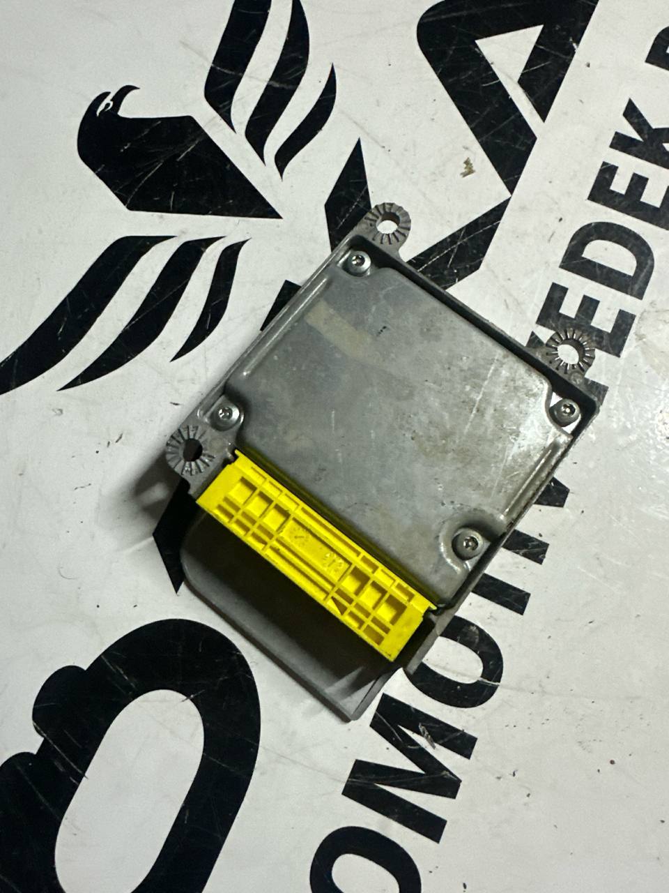 Volkswagen Airbag Beyni - SRS Hava Yastığı Kontrol Ünitesi (OEM: 1C0909605A) - Küçük Görsel 2