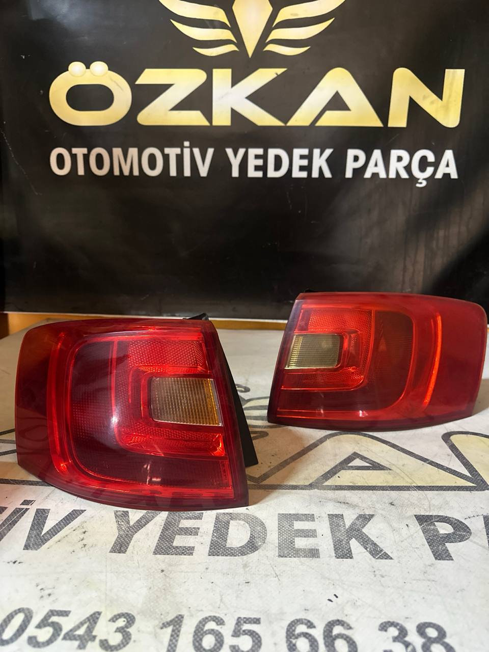 VW Jetta Dış Stop Lambası - Sağ ve Sol - Görsel 1