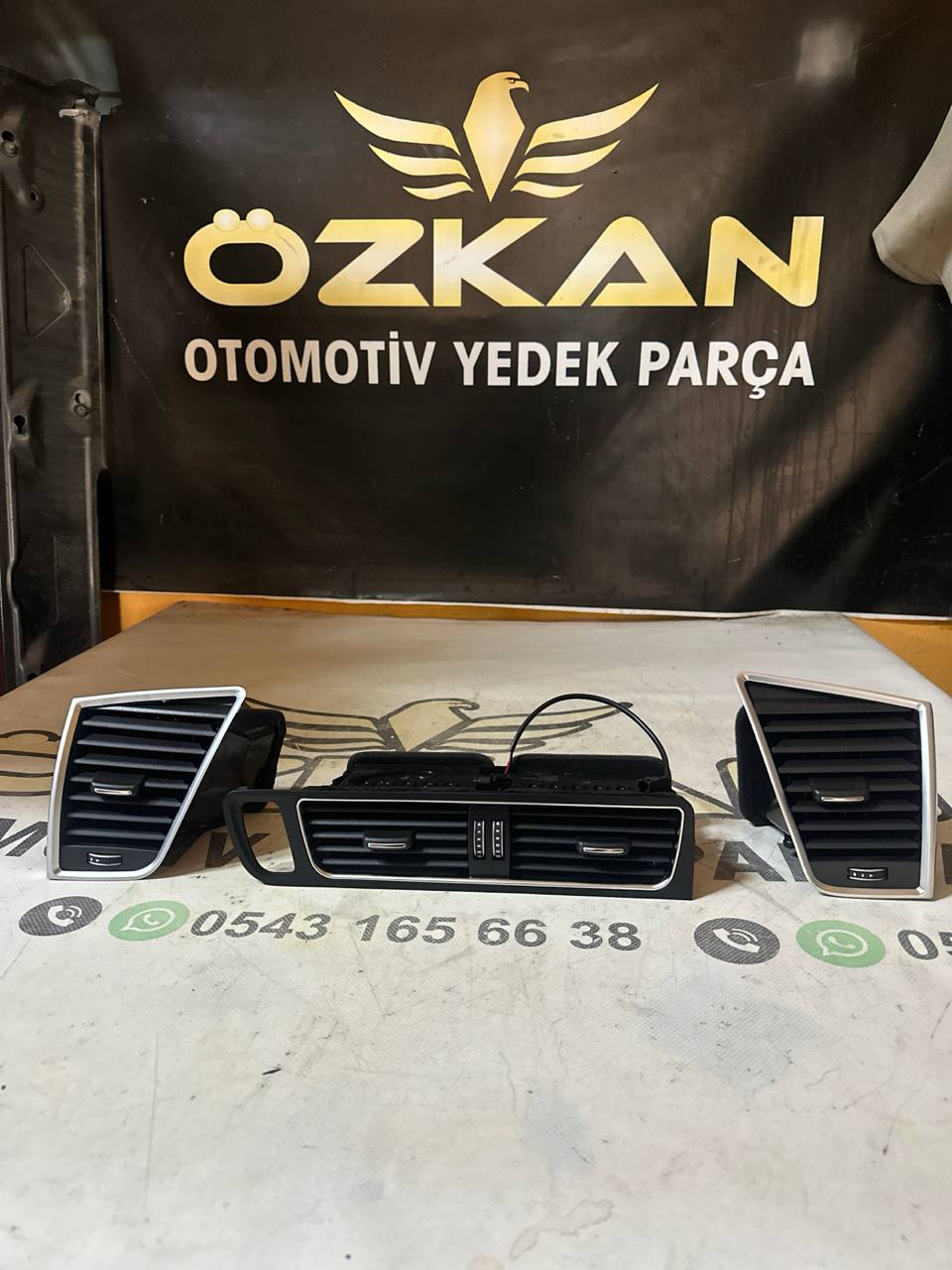 Audi Q5 Kalorifer Havalandırma Izgarası (OEM: 8R1820951) - Görsel 1