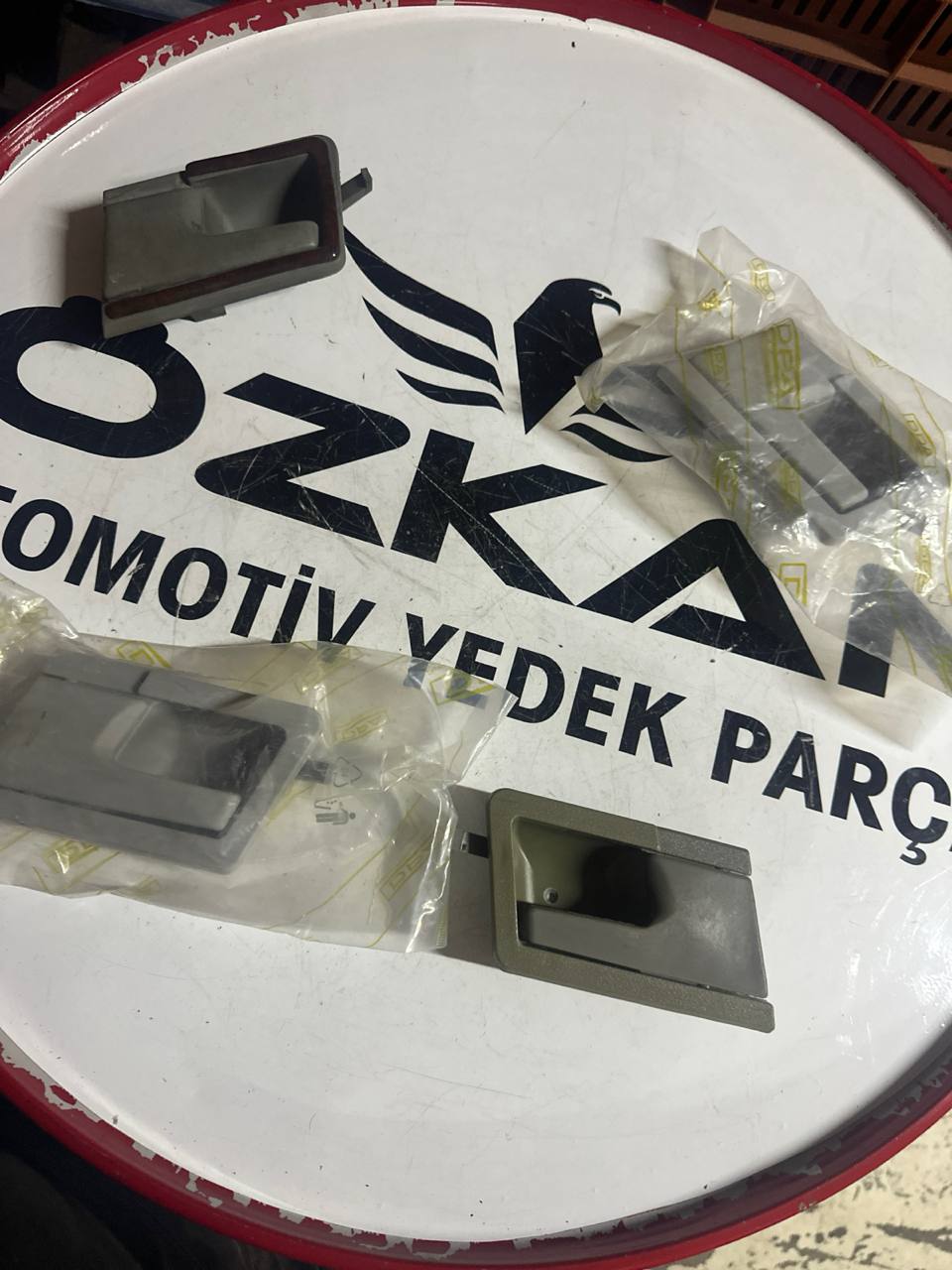 VW T4 Transporter Kapı İç Açma Kolu (OEM: 701837019A)