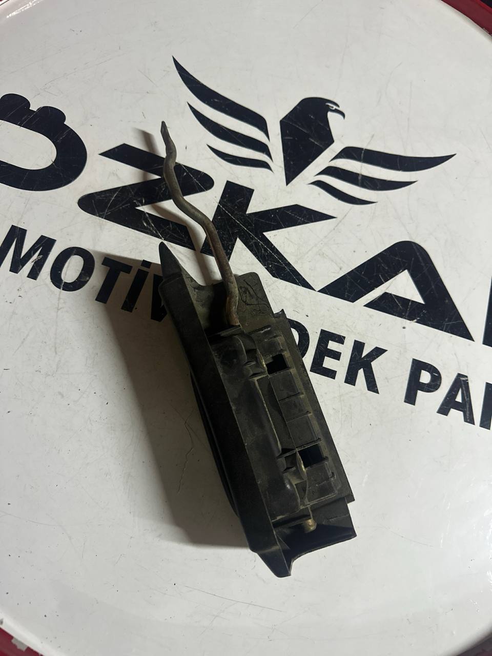 VW Transporter T4 Sürgülü Kapı Açma Kolu - İç (OEM: 721843642A) - Küçük Görsel 2