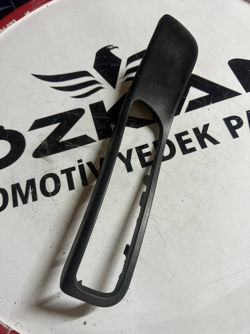 Renault Megane ve Fluence El Freni Kolu Çerçevesi (OEM: 08EF038002) - Görsel 1