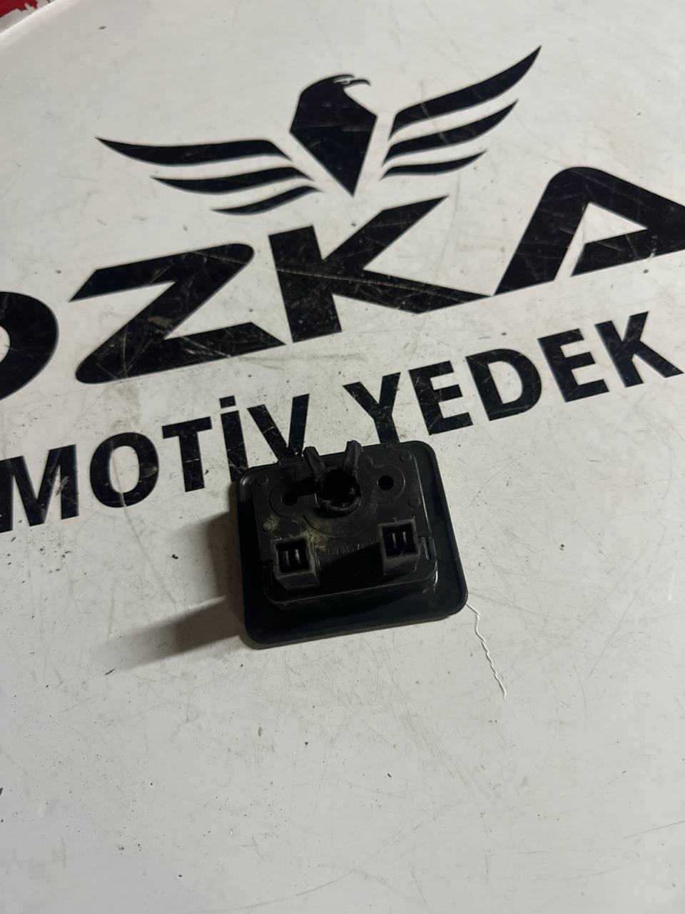 Skoda Fabia, VW Bora, Octavia, Seat Toledo ve Cordoba Arka Koltuk Kilit Yuvası (OEM: 1J0885785D) - Küçük Görsel 2
