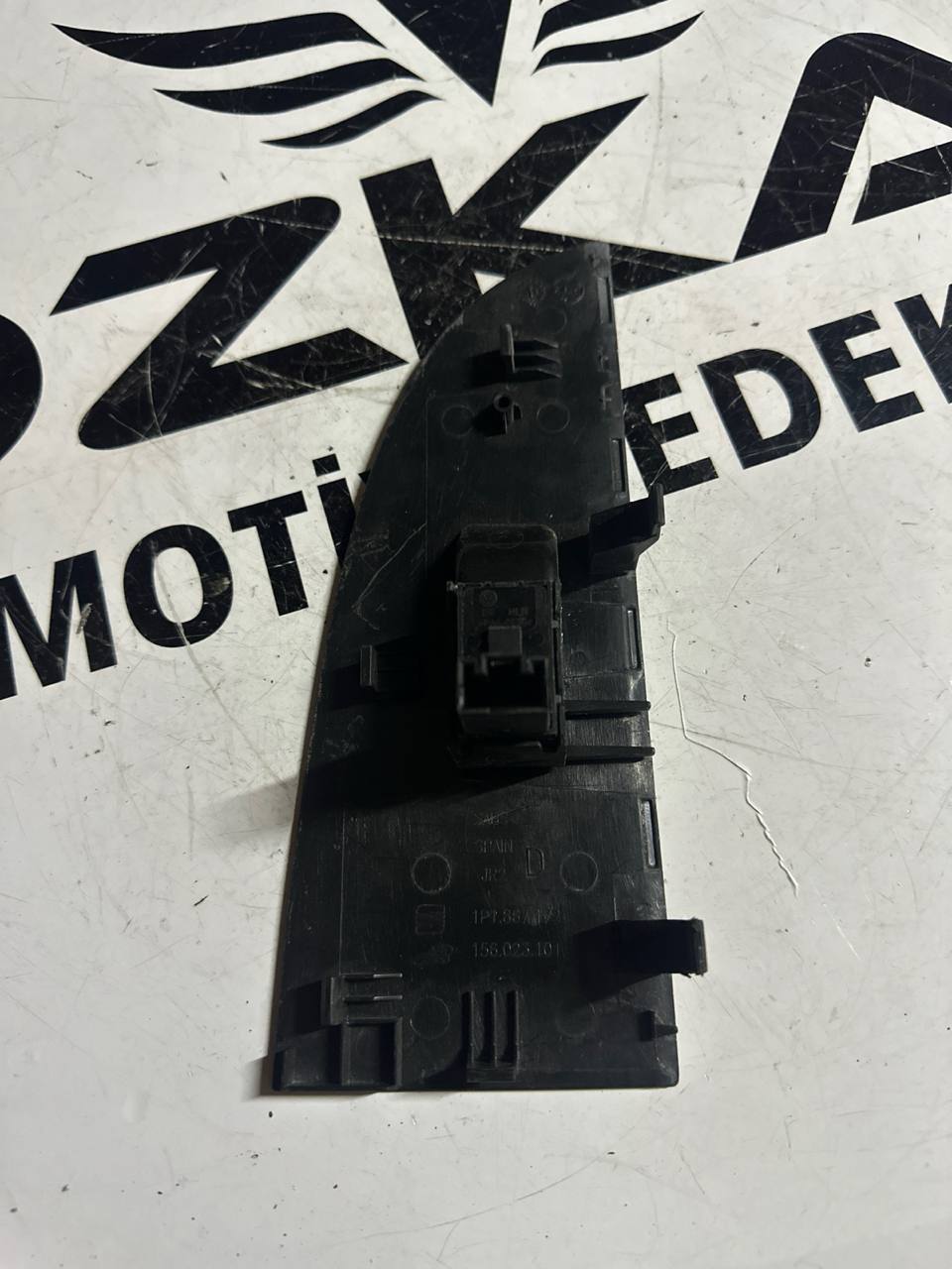 Seat Leon ve Altea Sağ Kapı Cam Açma Düğmesi (OEM: 1P1867172) - Küçük Görsel 2