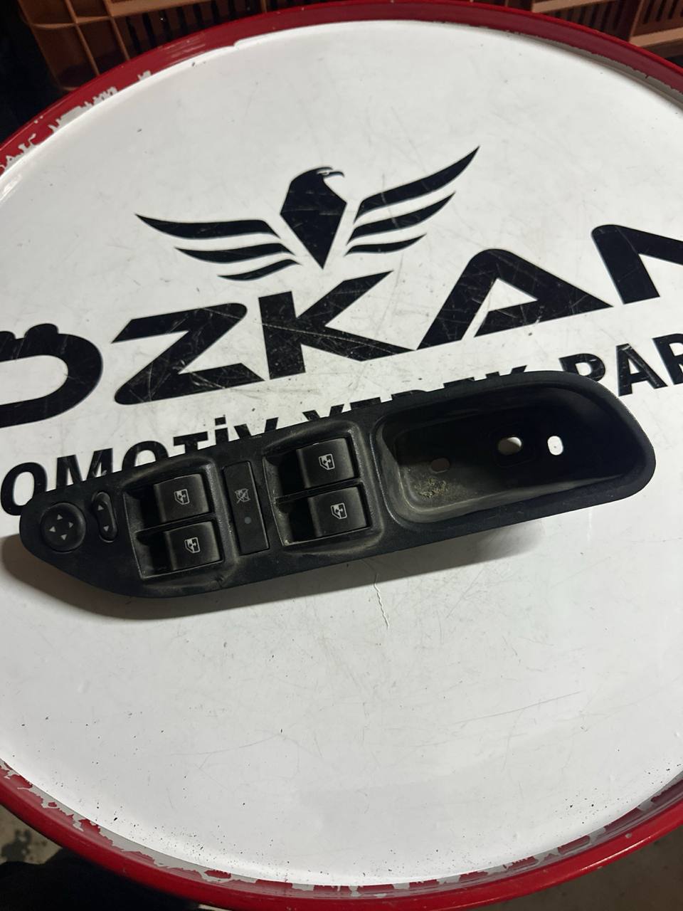 Fiat Egea Cam Kontrol Düğmeleri ve Dikiz Ayna Ayar Çerçevesi (OEM: 735604302) - Görsel 1
