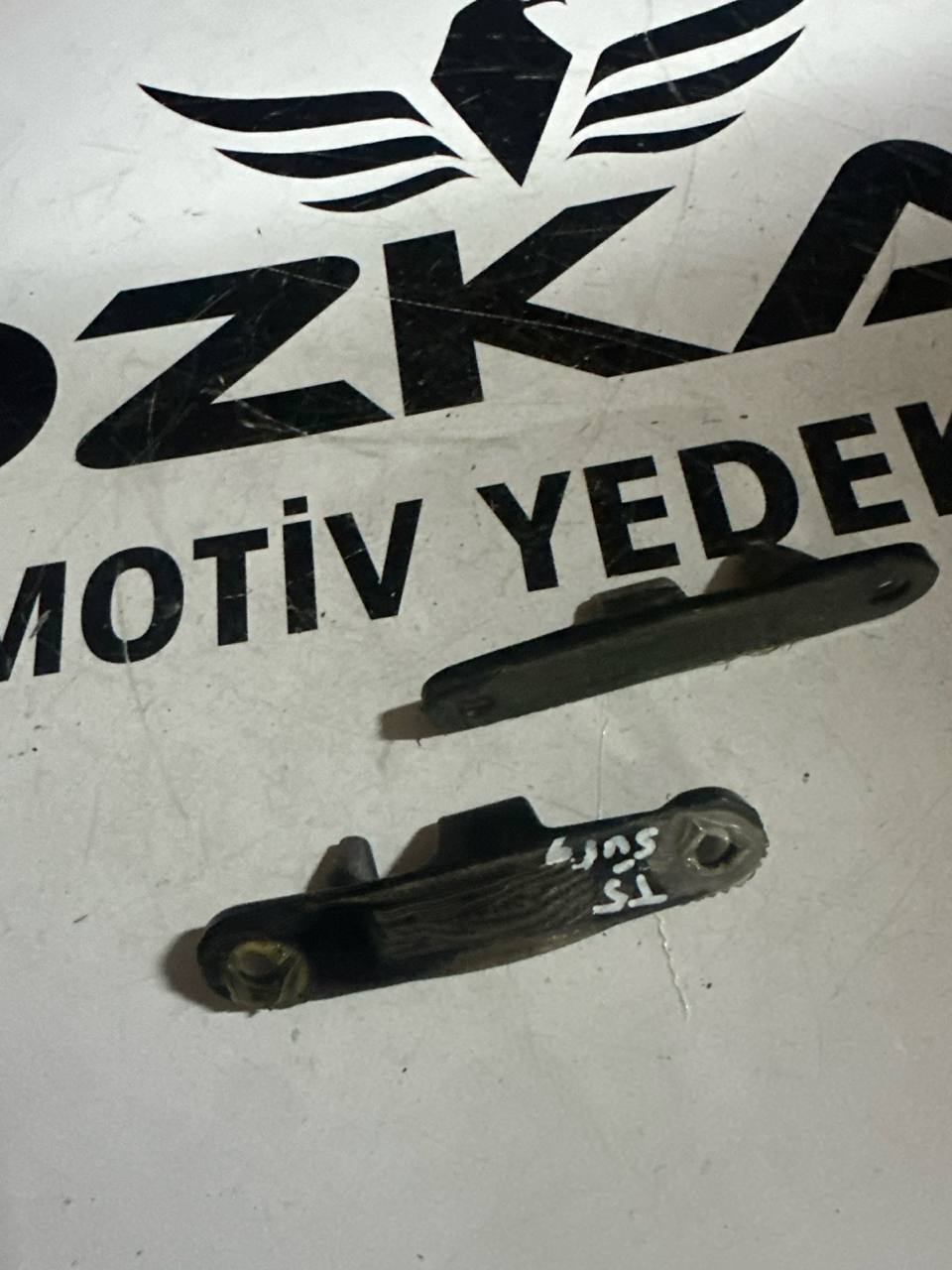 VW Transporter T5 Sürgülü Kapı Kilit Pimi (OEM: 7H0843842A) - Küçük Görsel 2