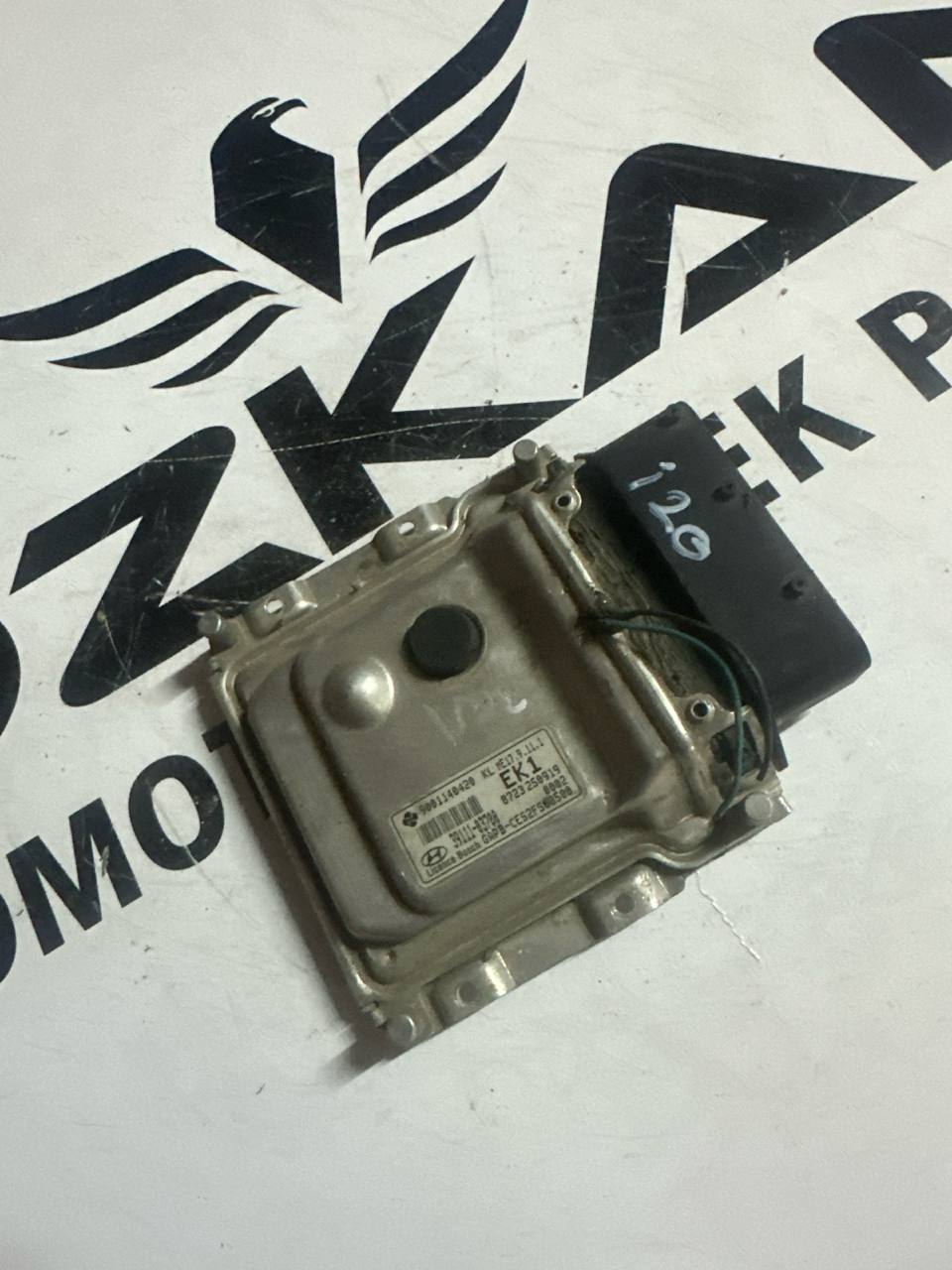 Hyundai i20 1.2 Benzinli Bosch Motor Beyni - ECU (OEM: 03700) - Görsel 1