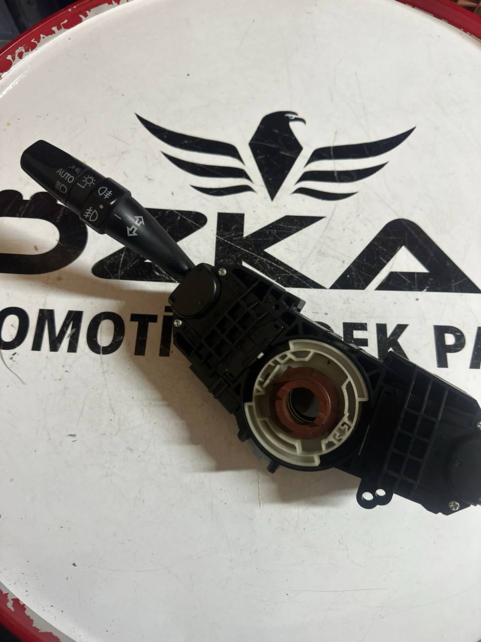 Honda Accord Direksiyon Sinyal ve Far Kumanda Kolu (OEM: M22658) - Görsel 1