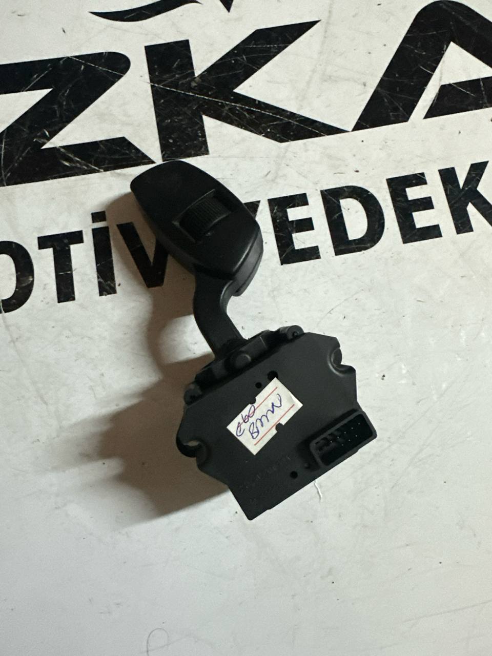 BMW E60 E61 E63 Ön Cam Silecek Kolu Orijinal (OEM: 6924106-03) - Küçük Görsel 2