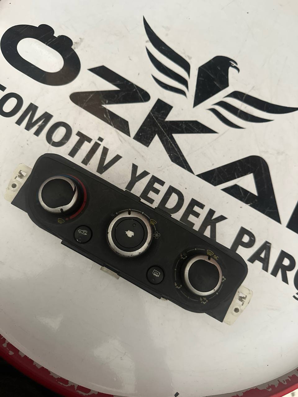 Renault Fluence - Megane 3 Klima ve Kalorifer Kontrol Paneli (OEM: 2751000B20) - Görsel 1