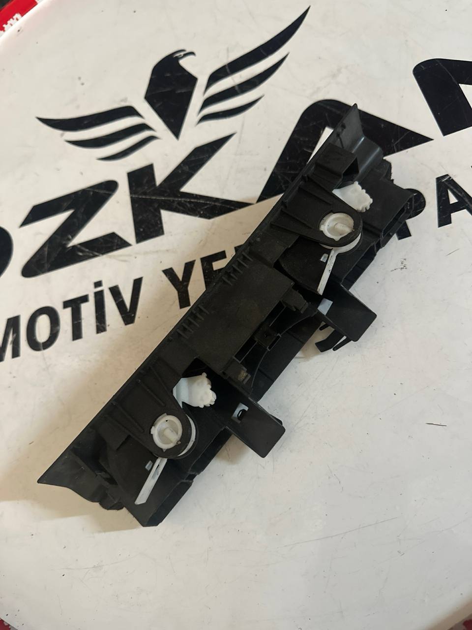 Audi A6 C6 Dörtlü Flaşör ve ESP Tuş Takımı Çerçevesi (OEM: 4F0941518) - Küçük Görsel 2