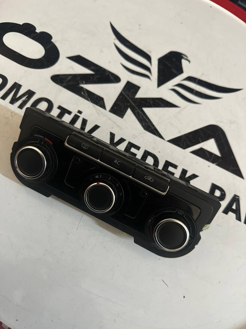 VW Jetta Golf 6 Passat Dijital Klima Kontrol Paneli (OEM: 7N0907426K) - Görsel 1