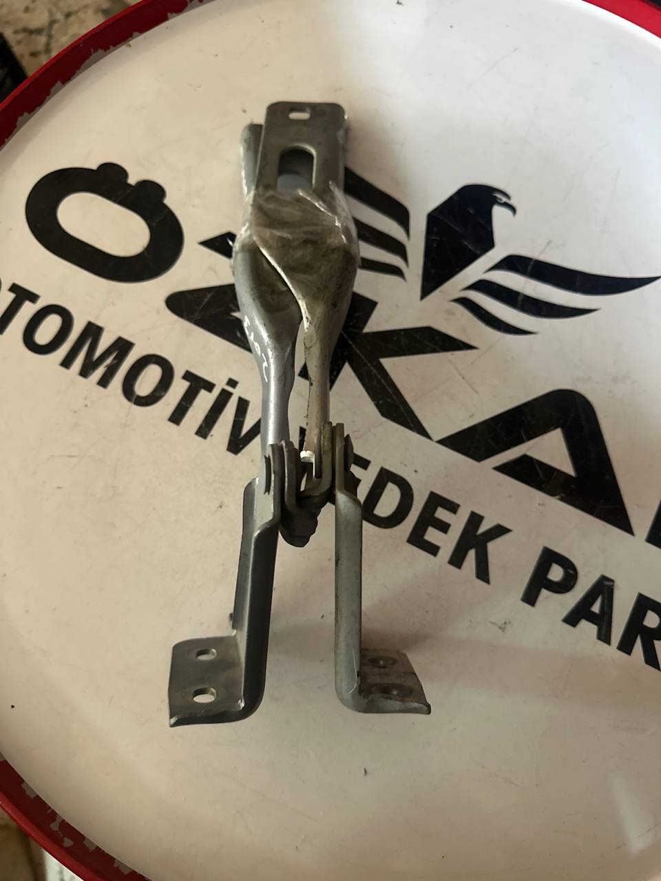 Seat Leon MK3 Kaput Menteşesi Takım - Sağ ve Sol (OEM: 5F0823301B, 5F0823302A) - Küçük Görsel 2